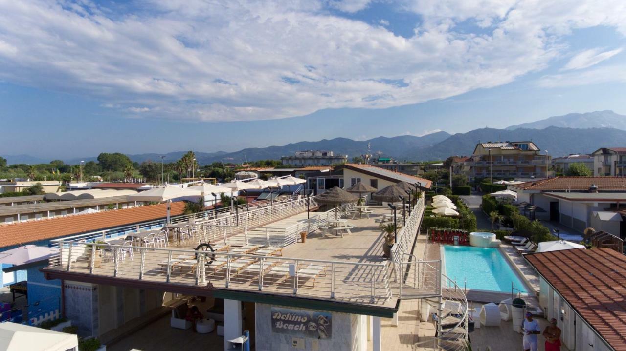 Hotel Delfino Marina Di Carrara Bagian luar foto